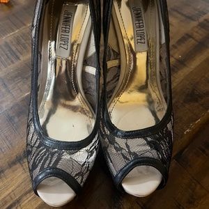 Jennifer Lopez Black/Nude Laced Heels Women's Size 5 (preowned)